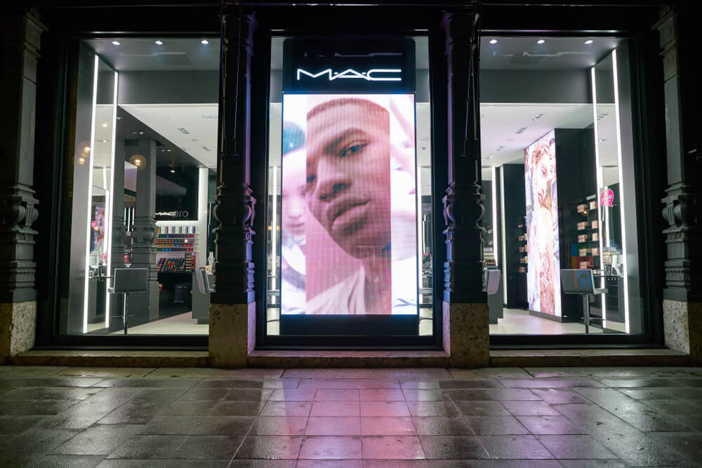 Shopping Mall Screens