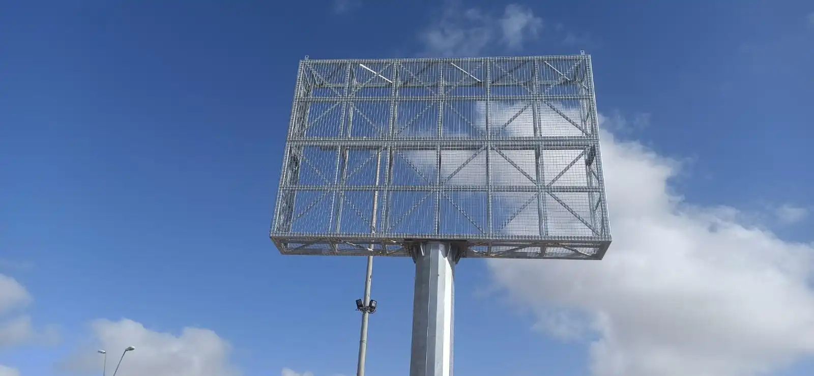 totem led screen